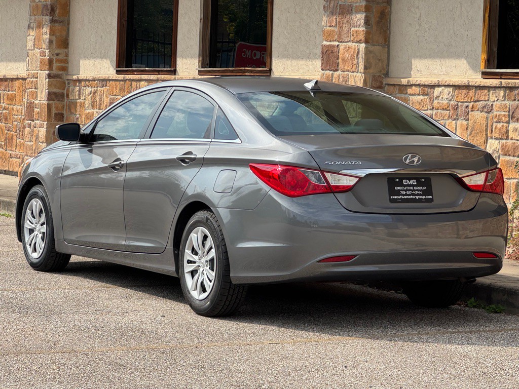 2012 Hyundai Sonata Image 3