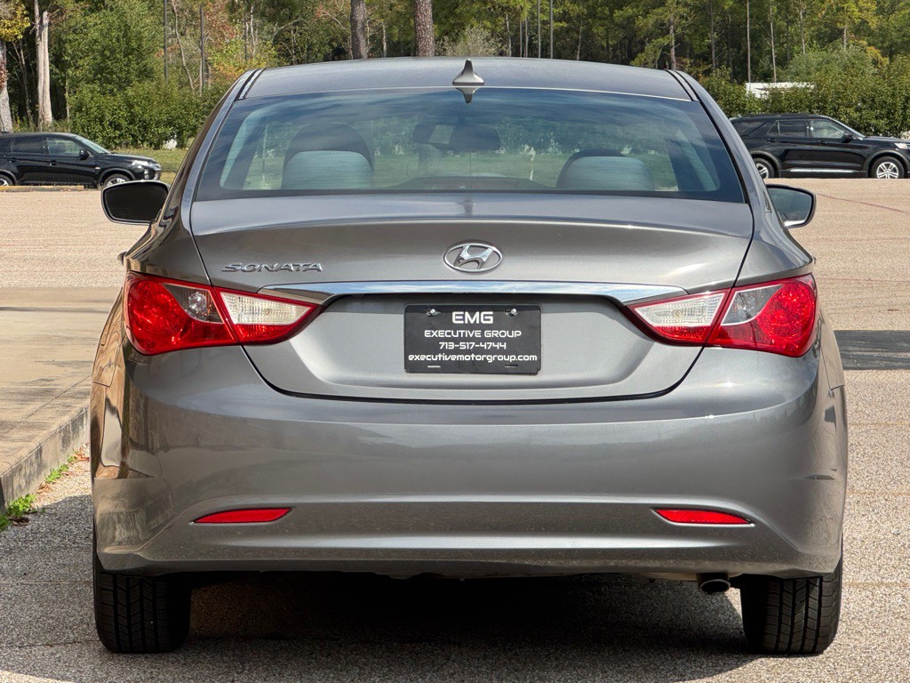 2012 Hyundai Sonata Image 4