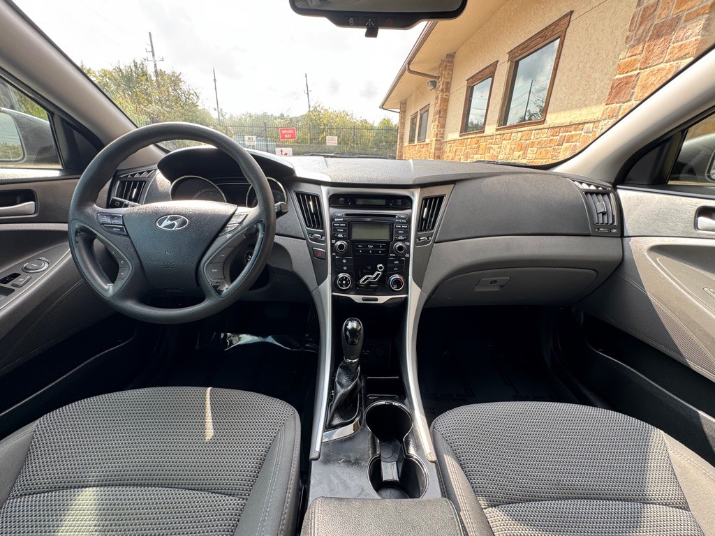 2012 Hyundai Sonata Image 11