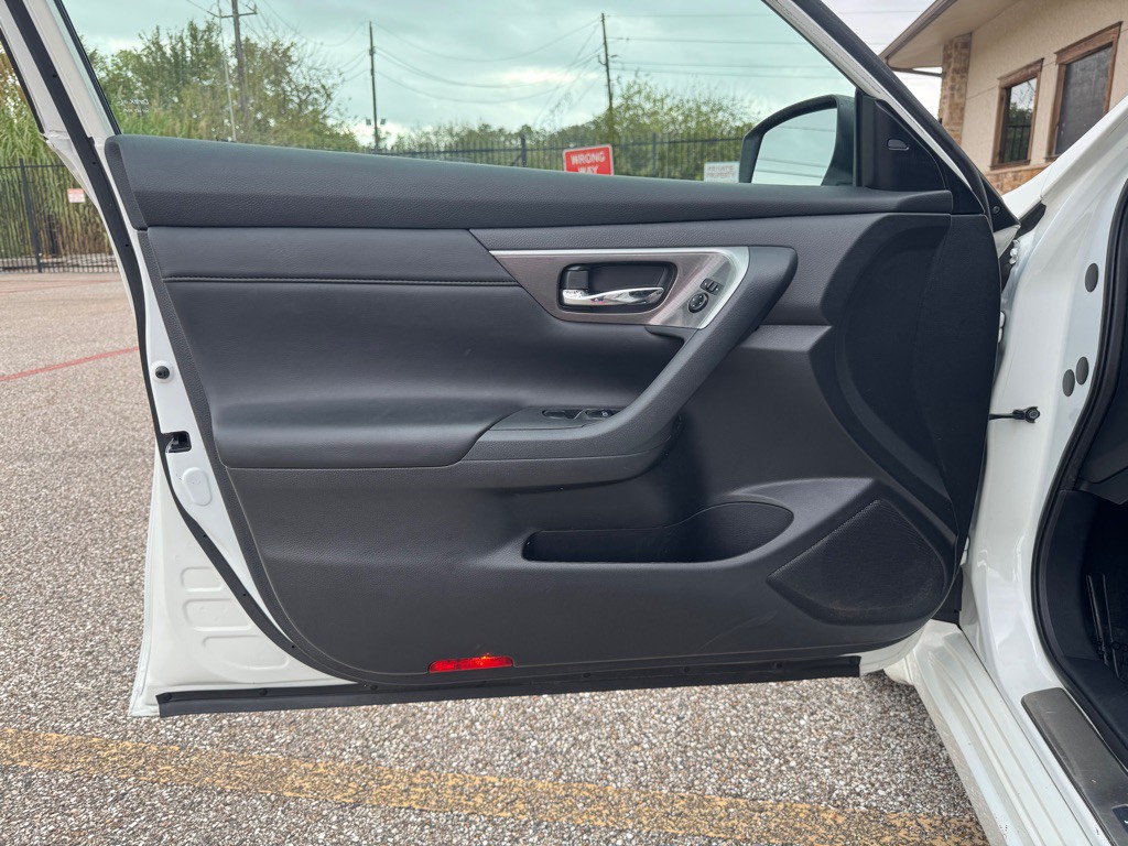 2014 Nissan Altima Image 19