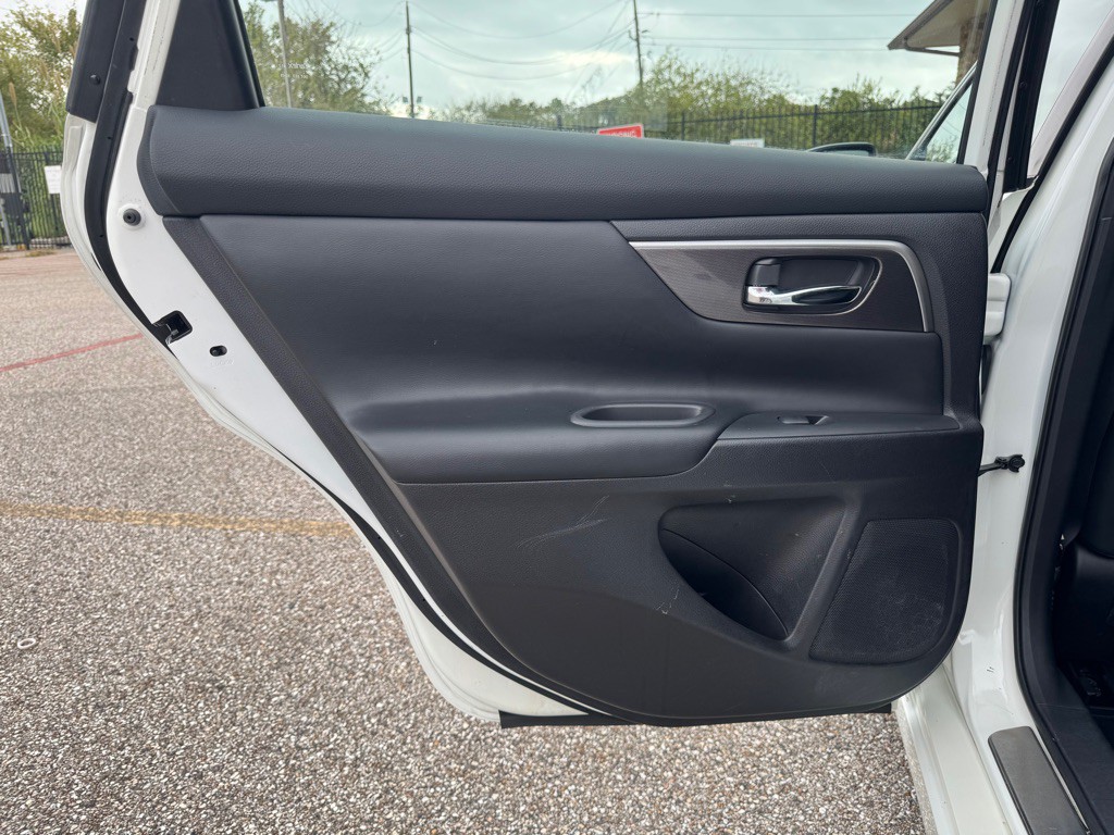 2014 Nissan Altima Image 22