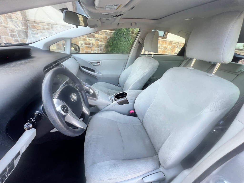 2012 Toyota Prius Image 9