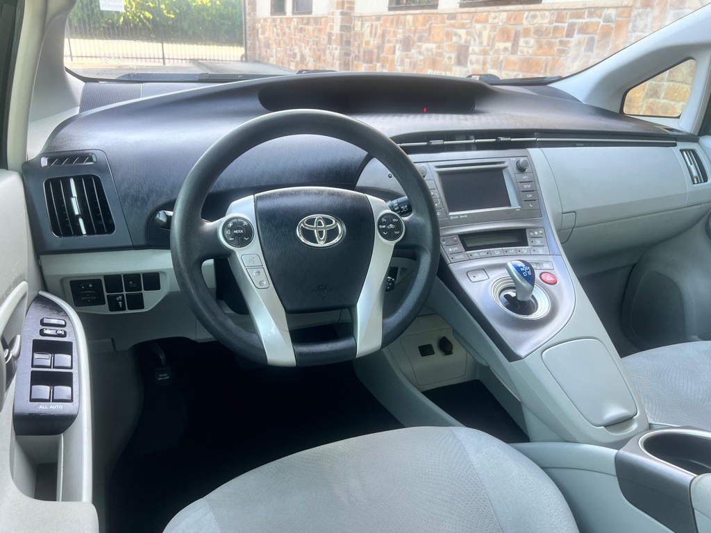 2012 Toyota Prius Image 10