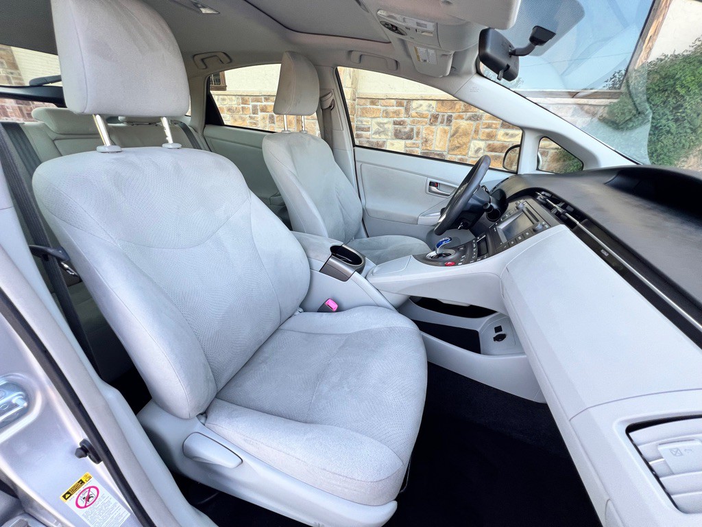 2012 Toyota Prius Image 13