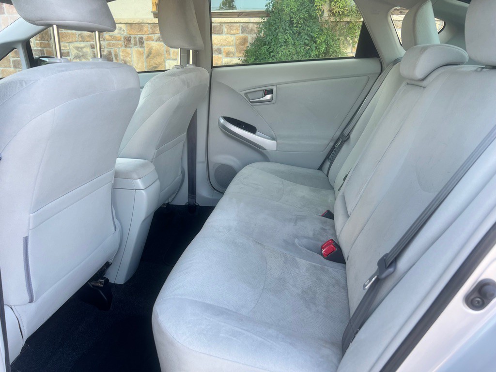 2012 Toyota Prius Image 17