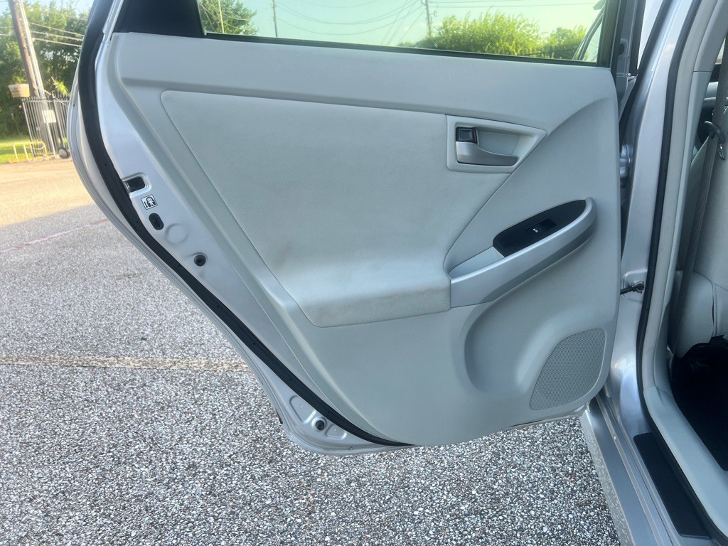 2012 Toyota Prius Image 18