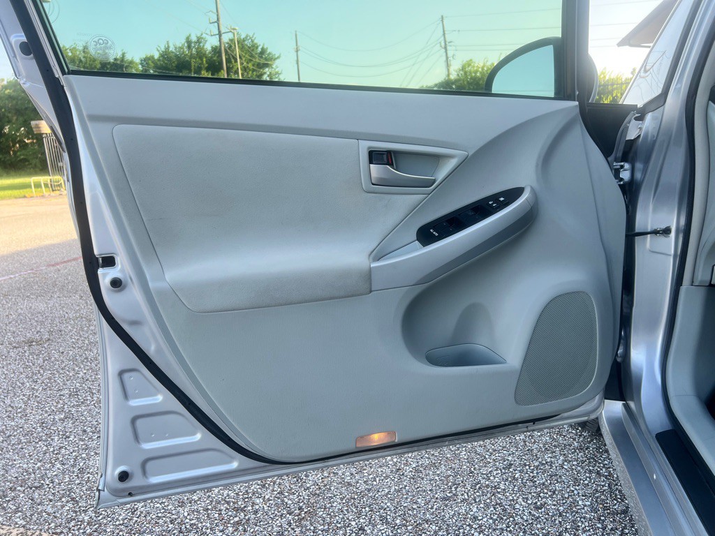 2012 Toyota Prius Image 19