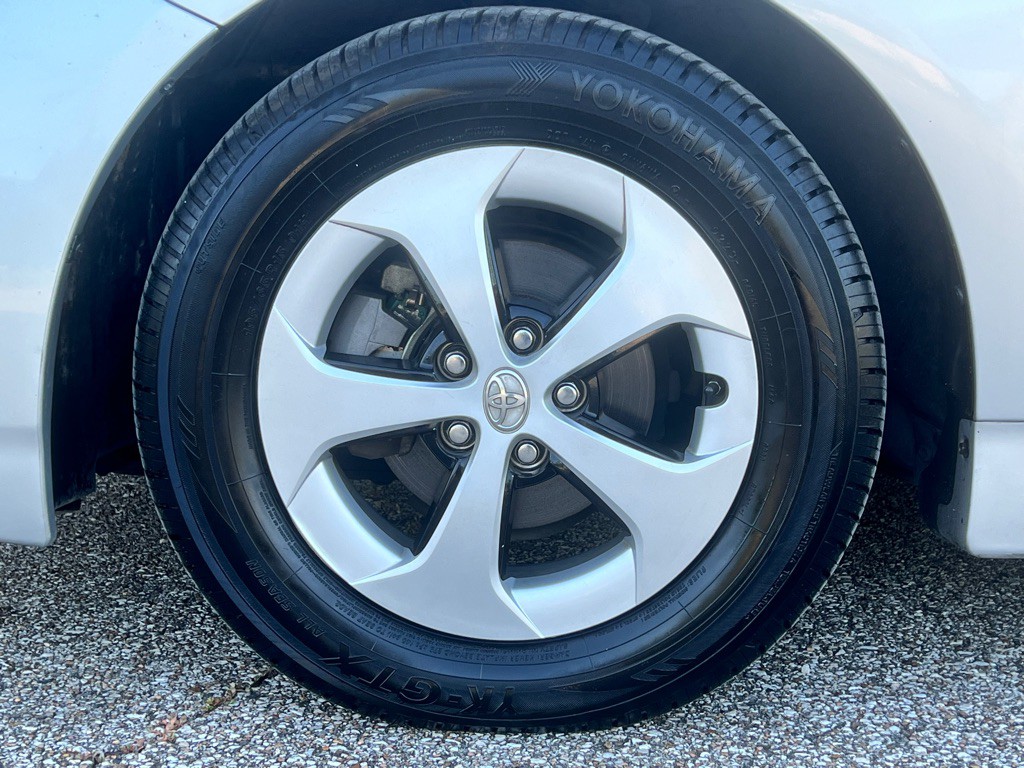 2012 Toyota Prius Image 24