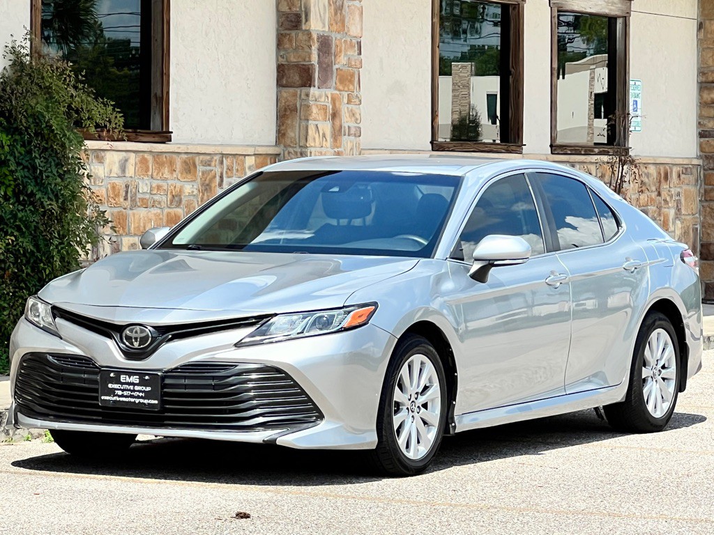 2018 Toyota Camry Image 1