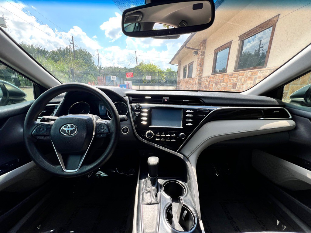 2018 Toyota Camry Image 11