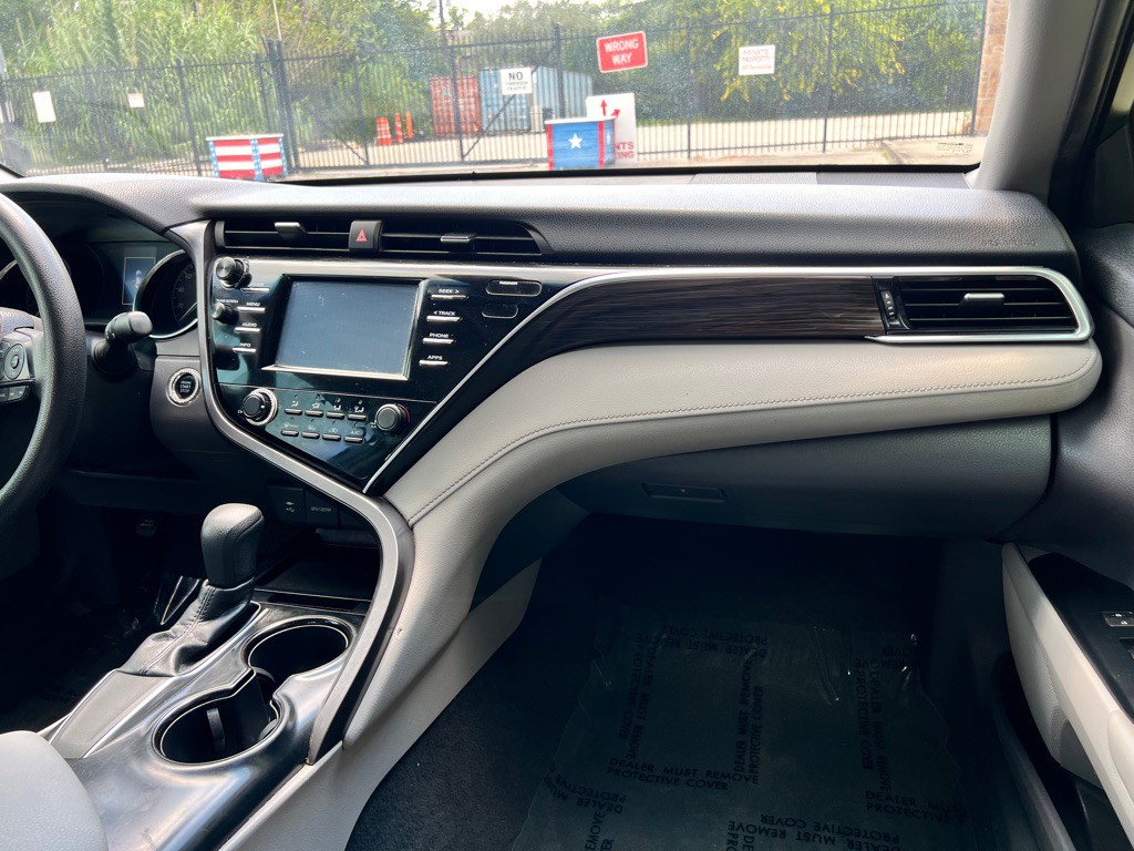 2018 Toyota Camry Image 14