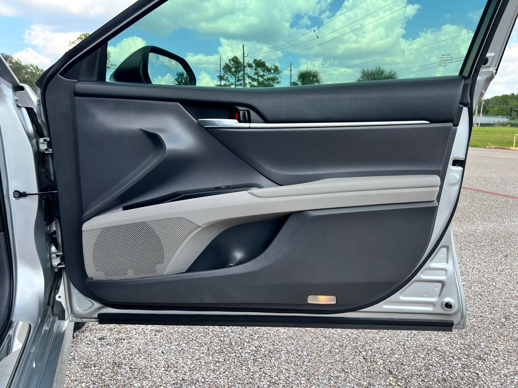 2018 Toyota Camry Image 22