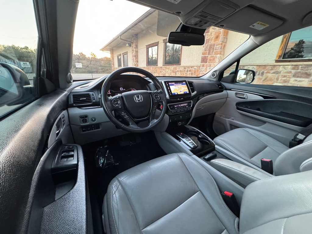 2017 Honda Pilot Image 11