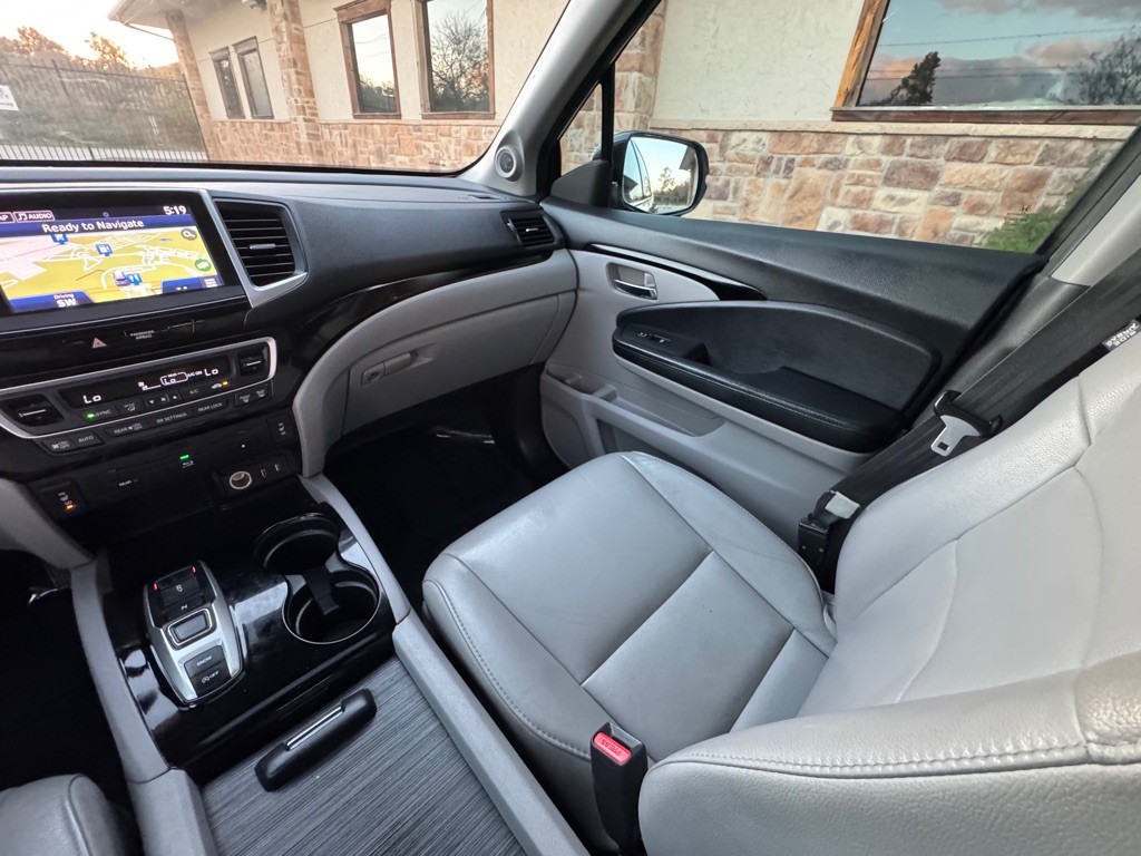 2017 Honda Pilot Image 14