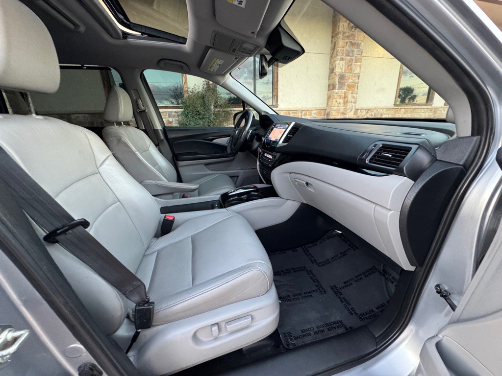2017 Honda Pilot Image 16