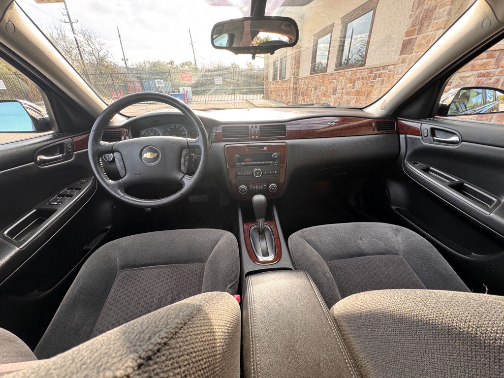 2011 Chevrolet Impala Image 11