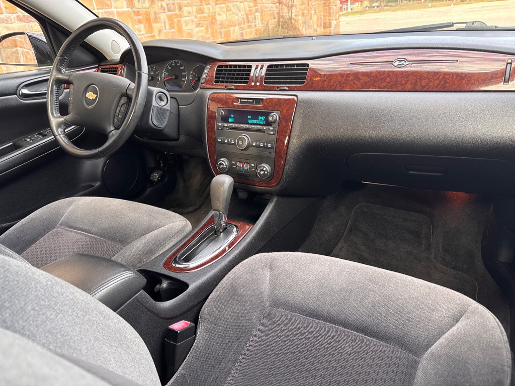 2011 Chevrolet Impala Image 13