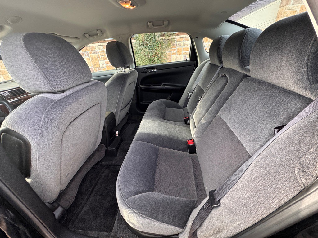 2011 Chevrolet Impala Image 15