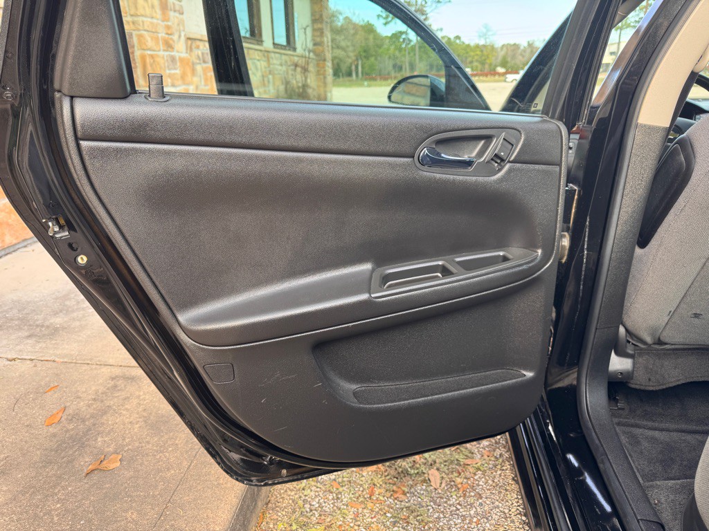 2011 Chevrolet Impala Image 18