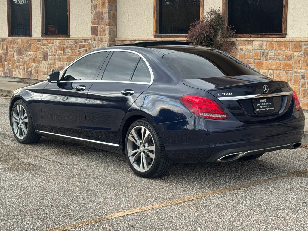 2016 Mercedes-Benz C-Class Image 3