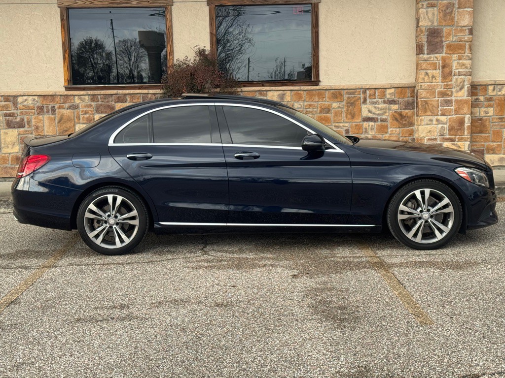 2016 Mercedes-Benz C-Class Image 6