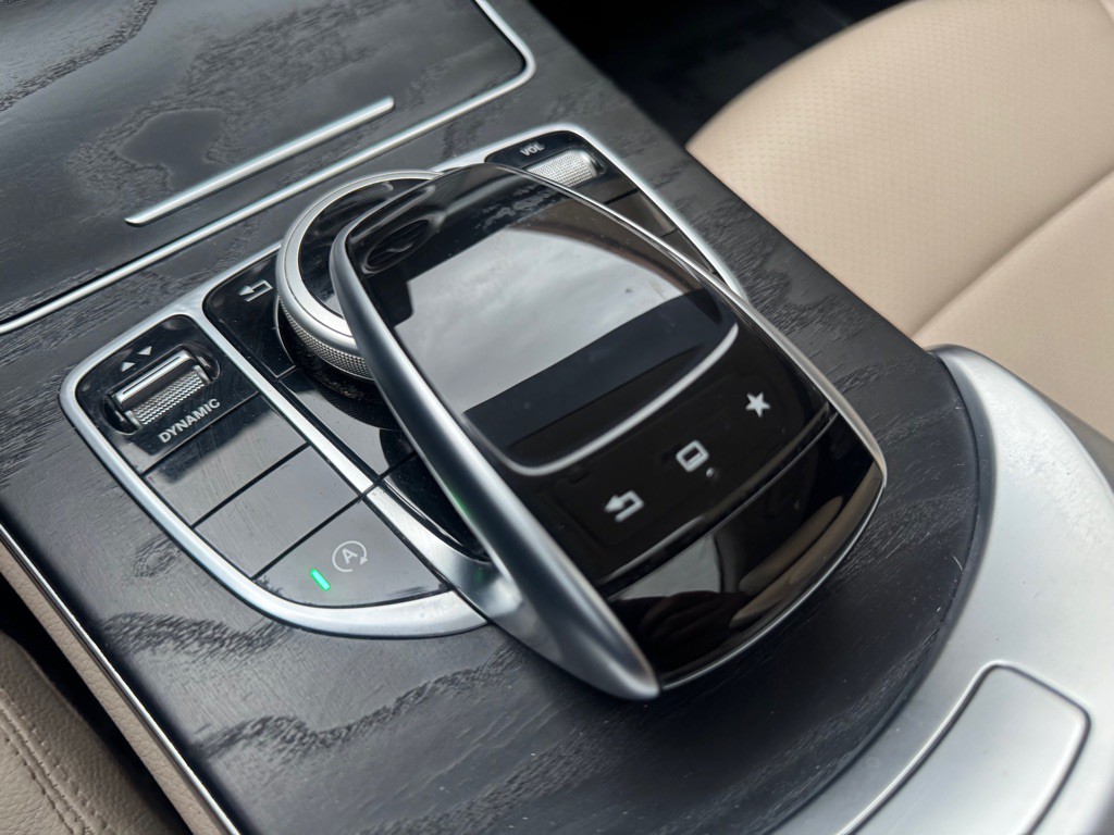 2016 Mercedes-Benz C-Class Image 19