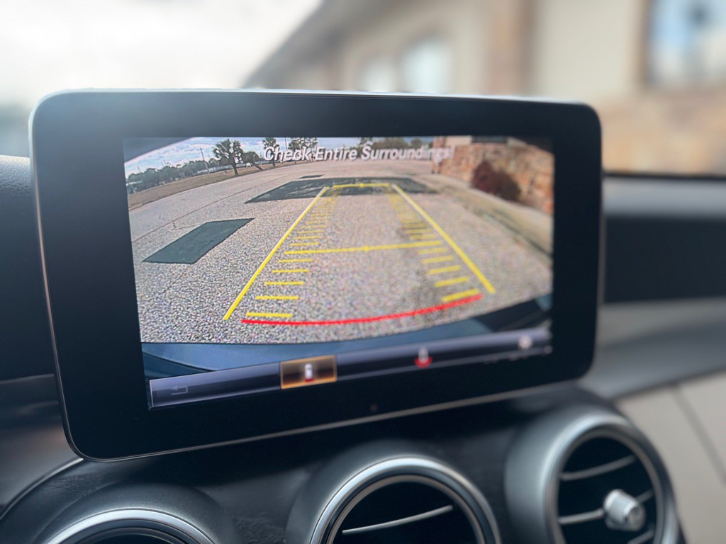 2016 Mercedes-Benz C-Class Image 20