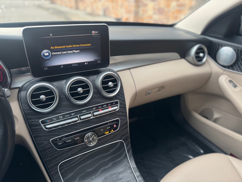 2016 Mercedes-Benz C-Class Image 21