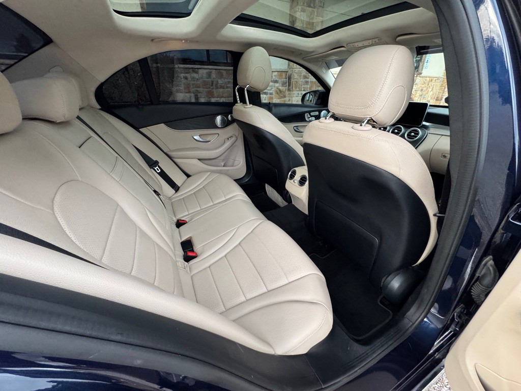 2016 Mercedes-Benz C-Class Image 22