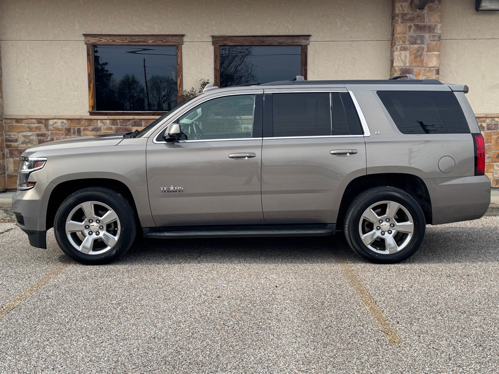 2017 Chevrolet Tahoe Image 2