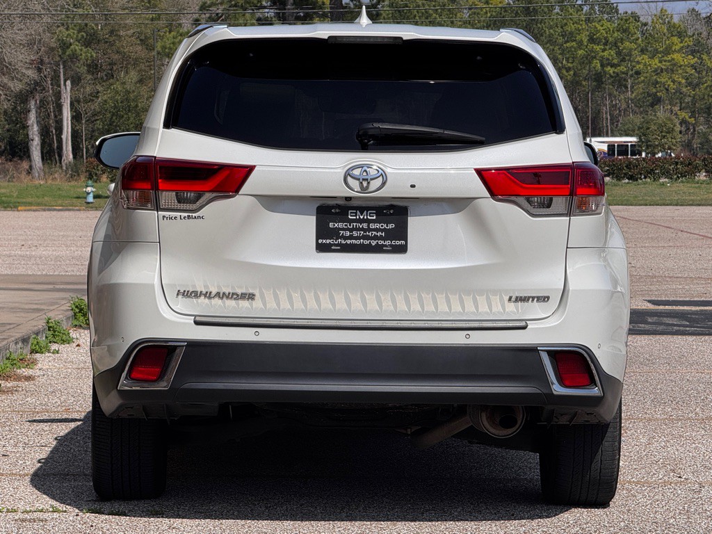 2017 Toyota Highlander Image 4
