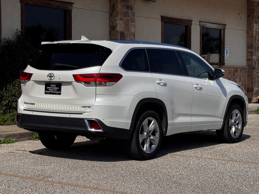 2017 Toyota Highlander Image 5