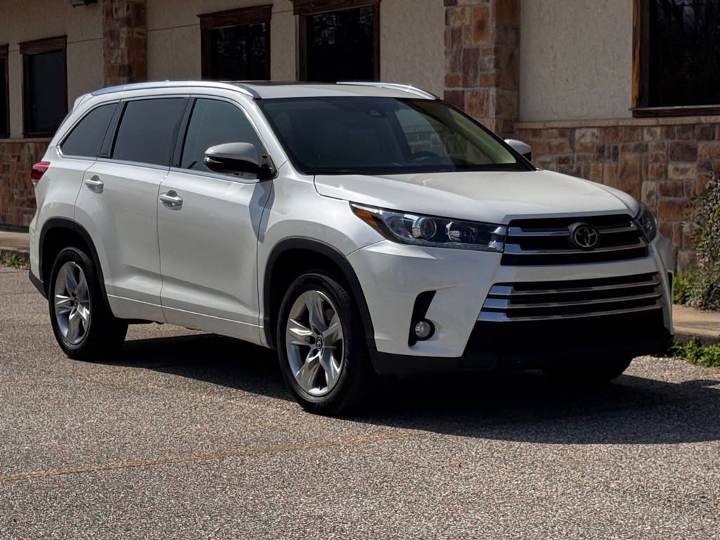 2017 Toyota Highlander Image 7