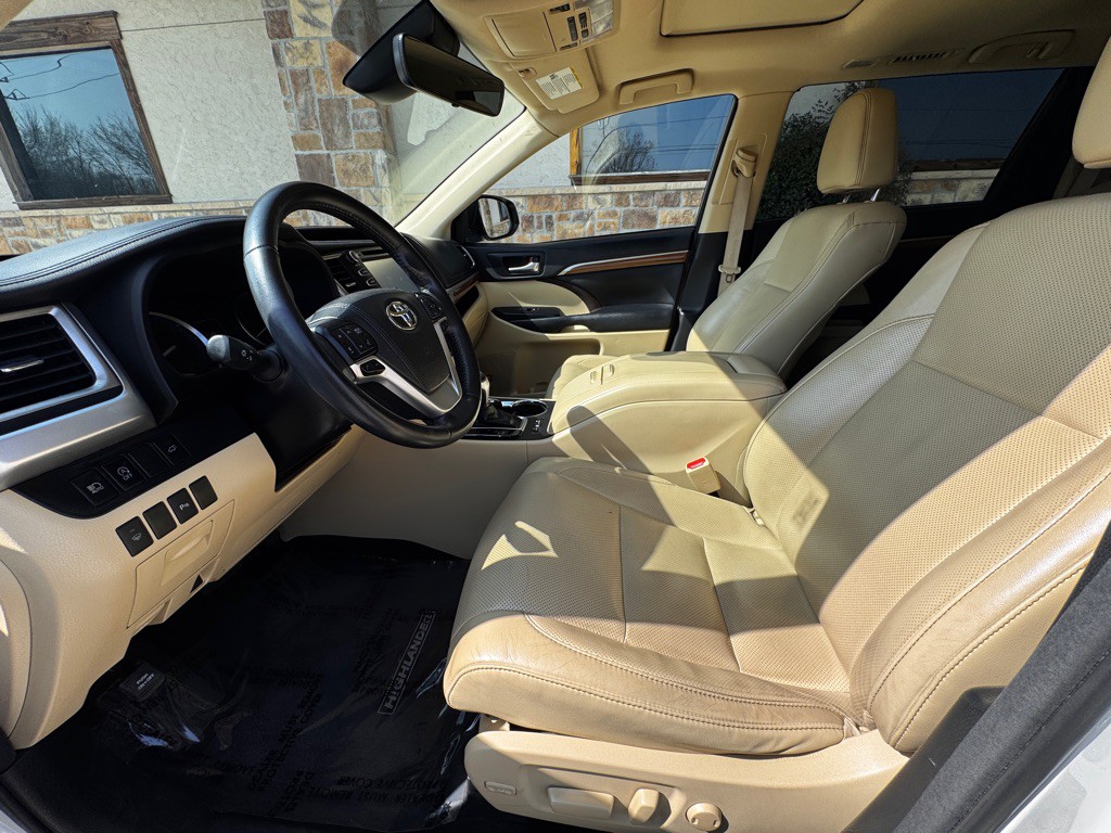 2017 Toyota Highlander Image 8