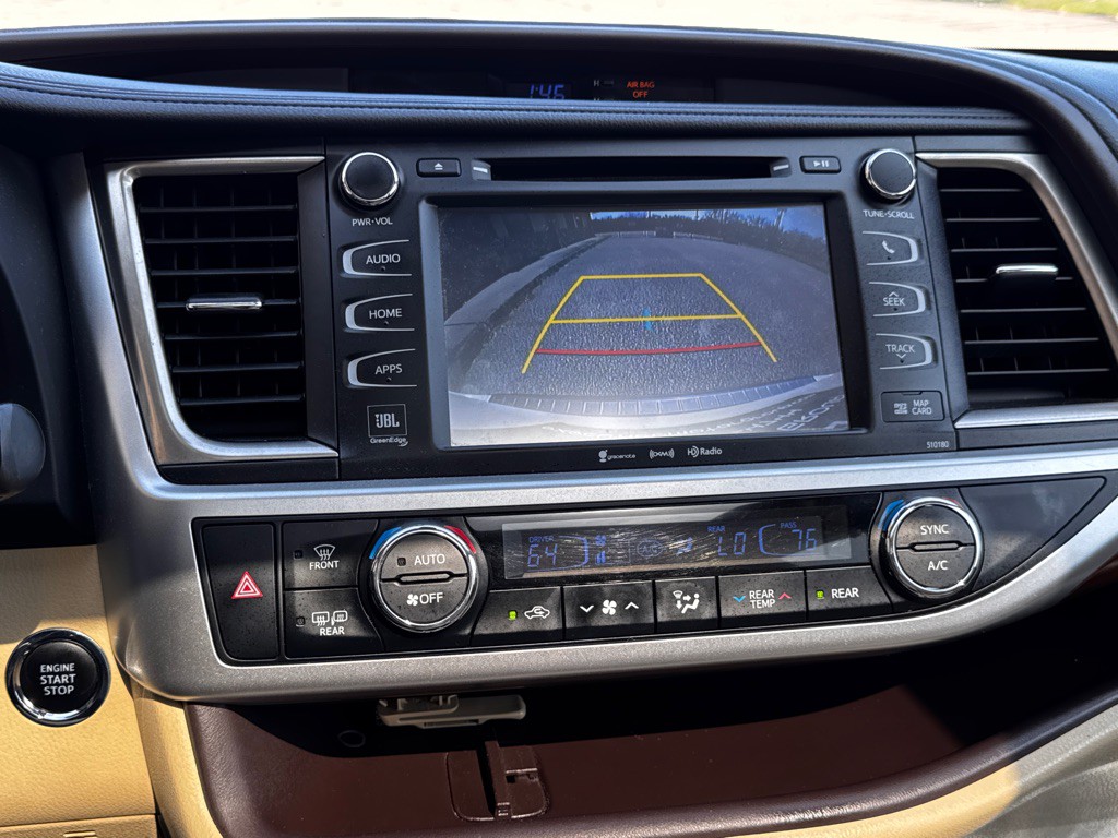 2017 Toyota Highlander Image 13