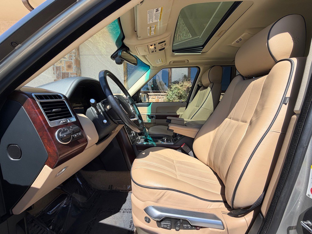2011 Land Rover Range Rover Image 9