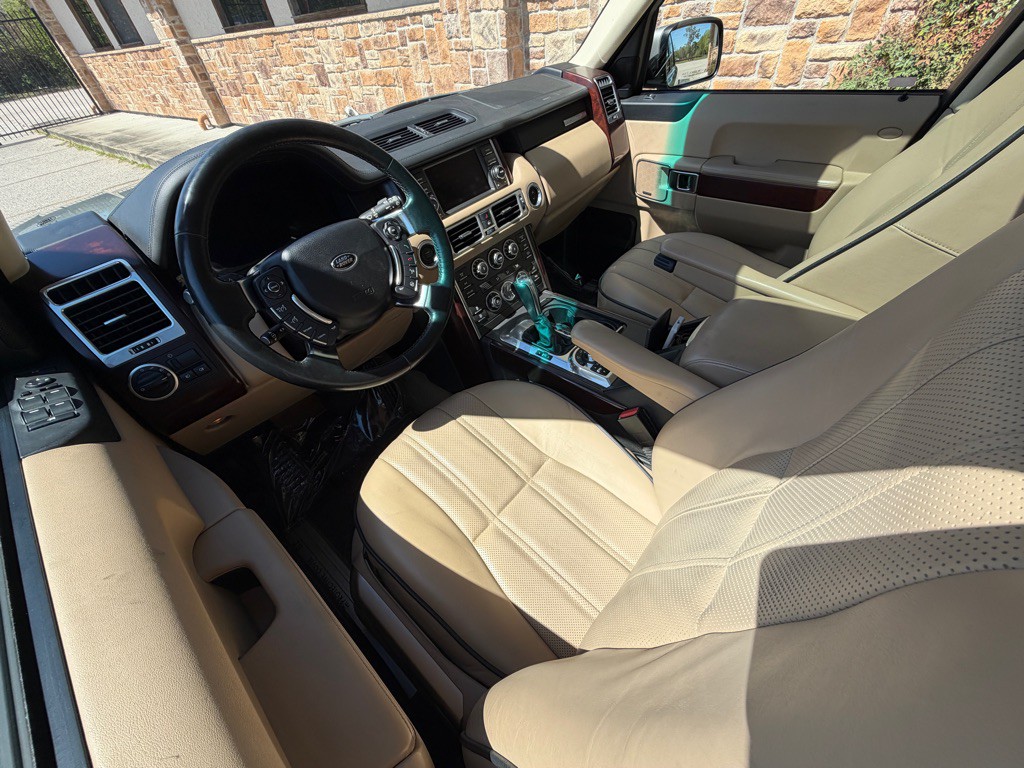 2011 Land Rover Range Rover Image 10