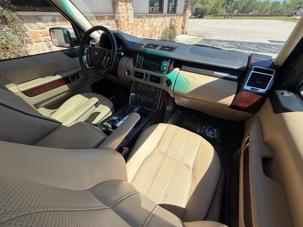 2011 Land Rover Range Rover Image 13