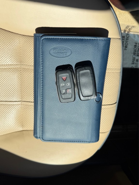 2011 Land Rover Range Rover Image 17