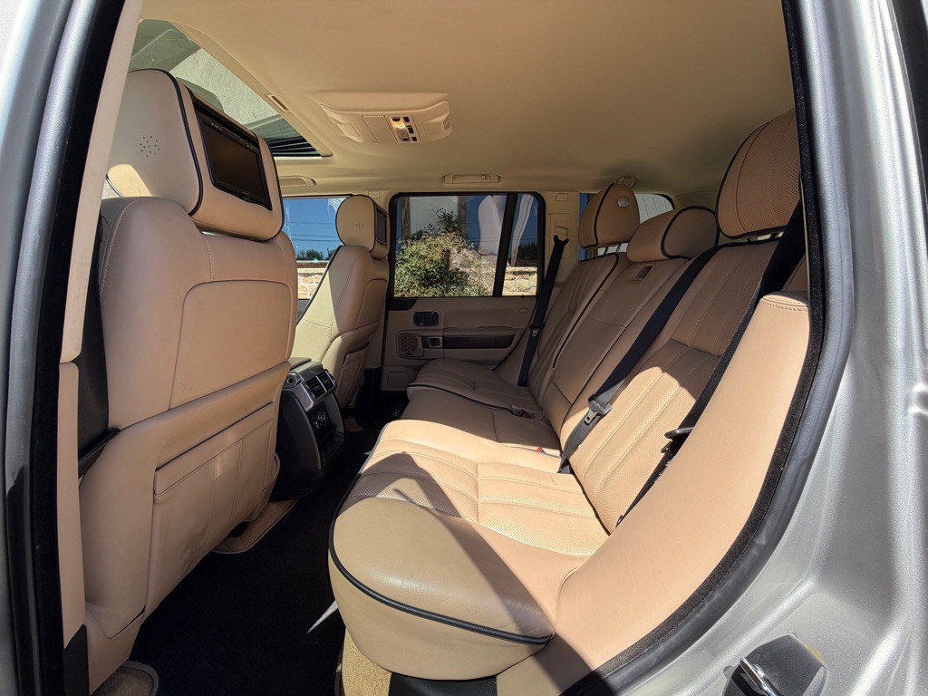 2011 Land Rover Range Rover Image 18