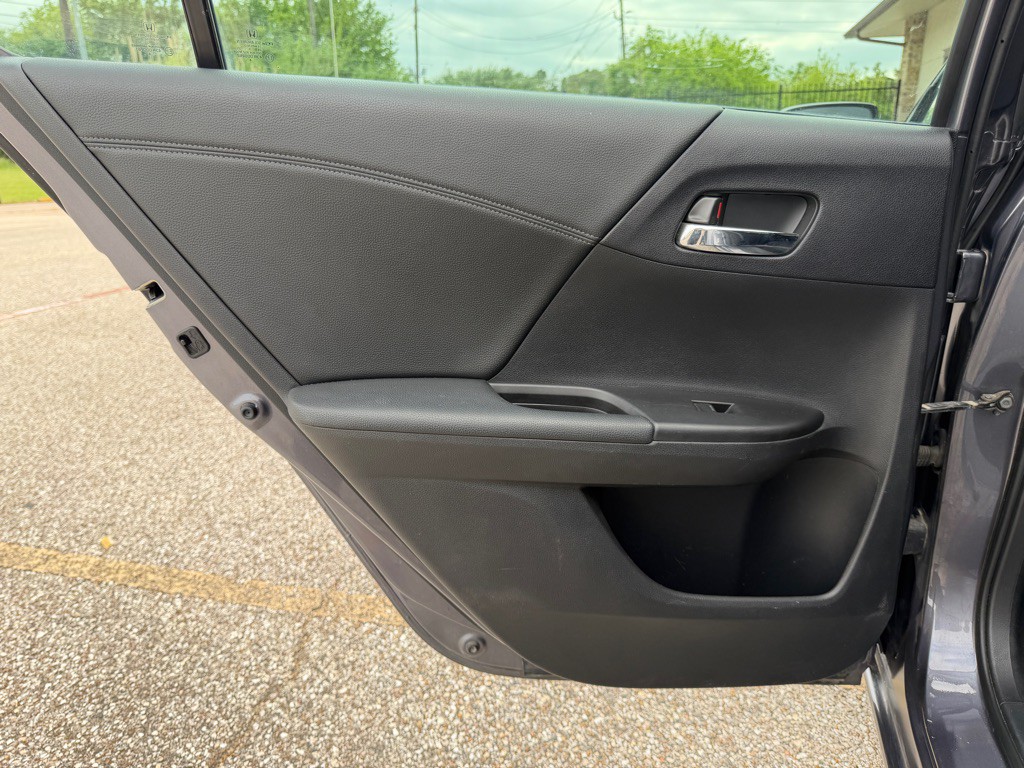2013 Honda Accord Image 17