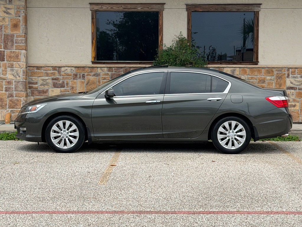 2013 Honda Accord Image 2