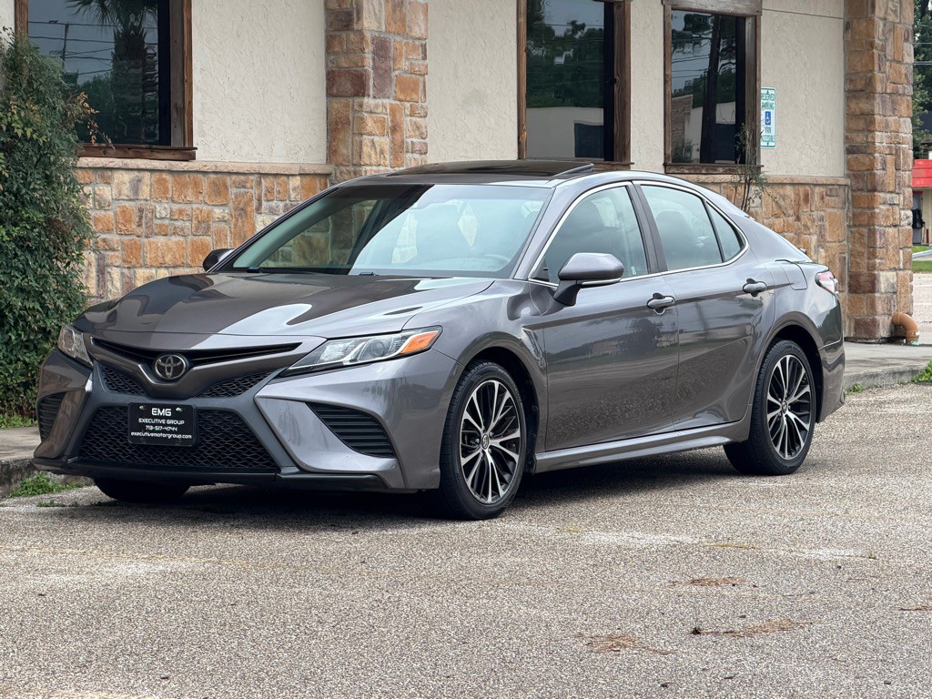 2018 Toyota Camry Image 1