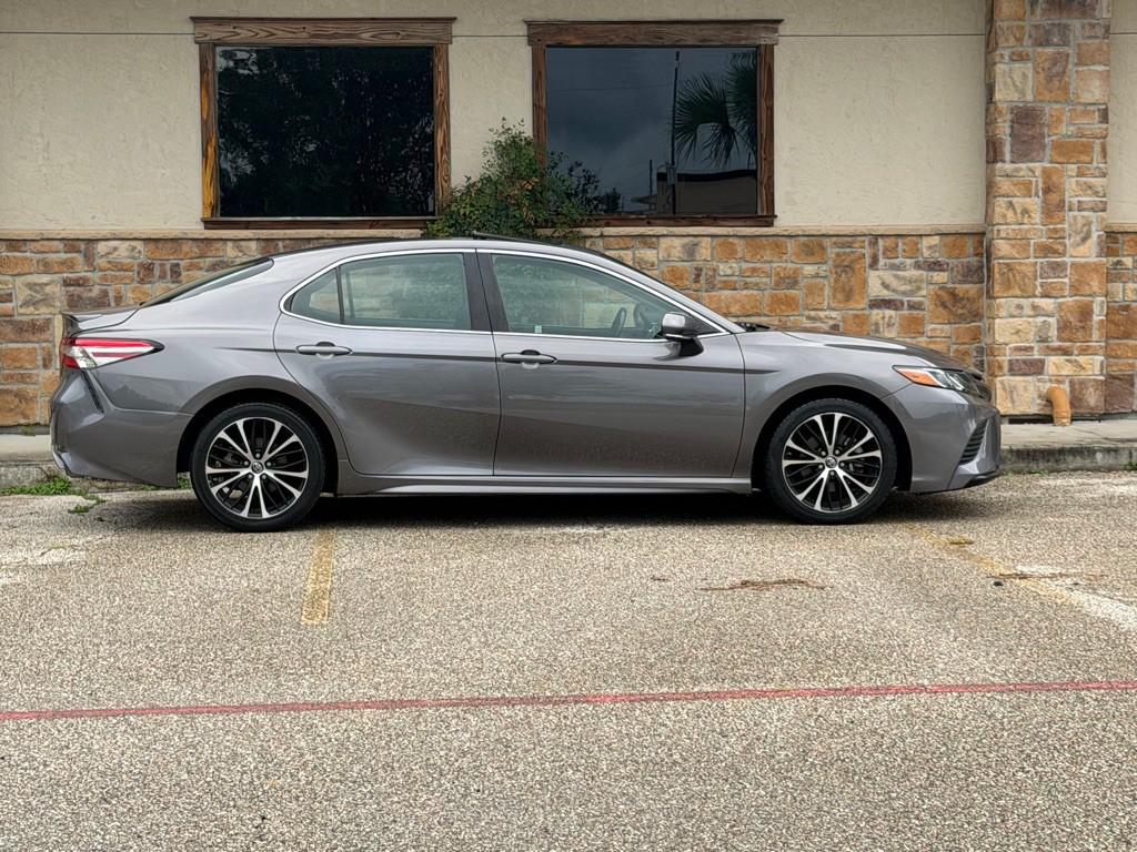2018 Toyota Camry Image 6