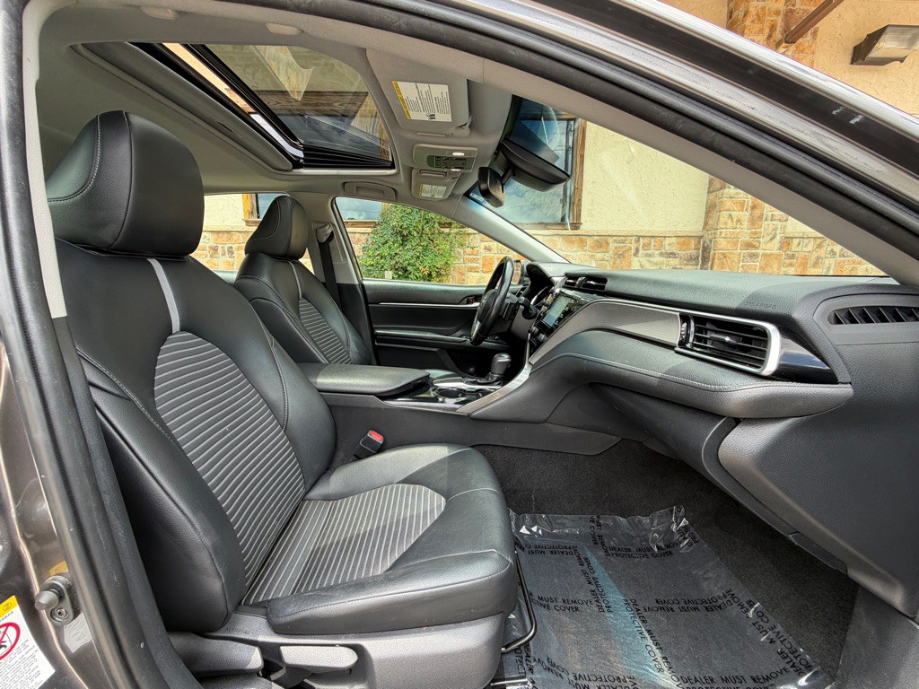 2018 Toyota Camry Image 11