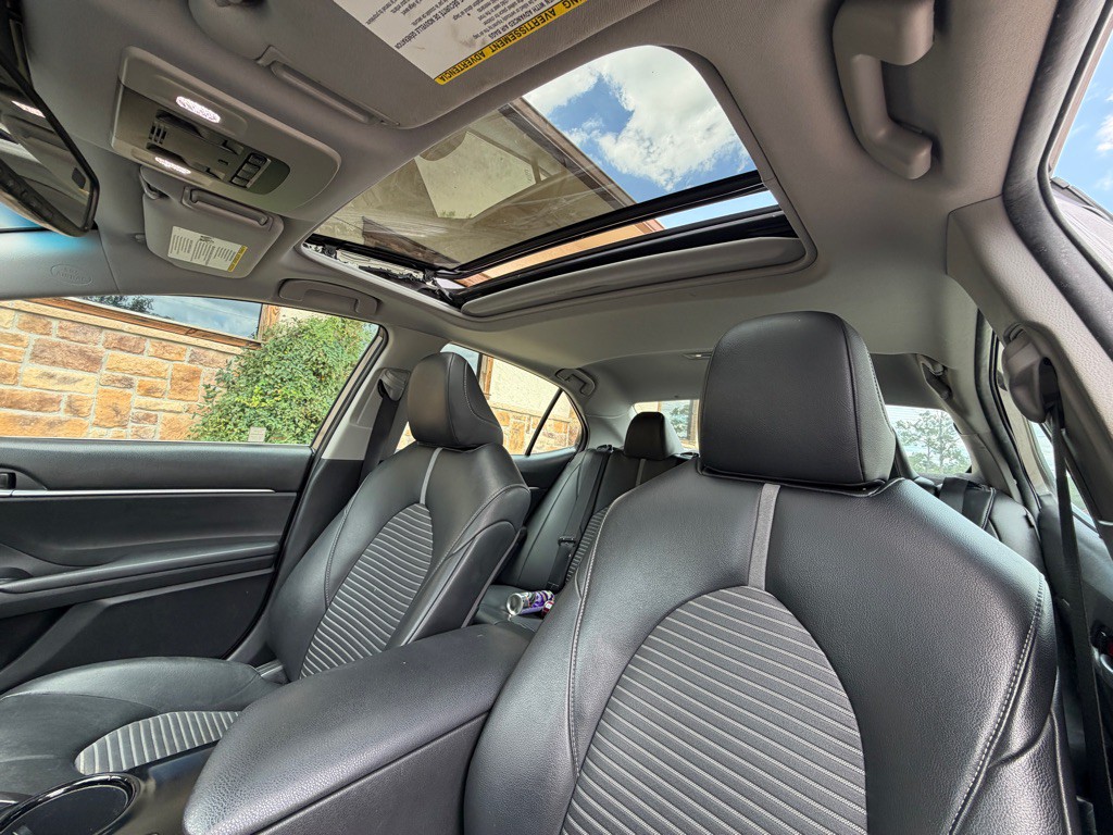 2018 Toyota Camry Image 12