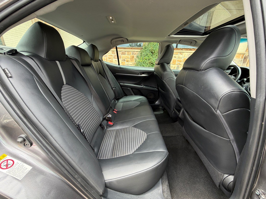 2018 Toyota Camry Image 16