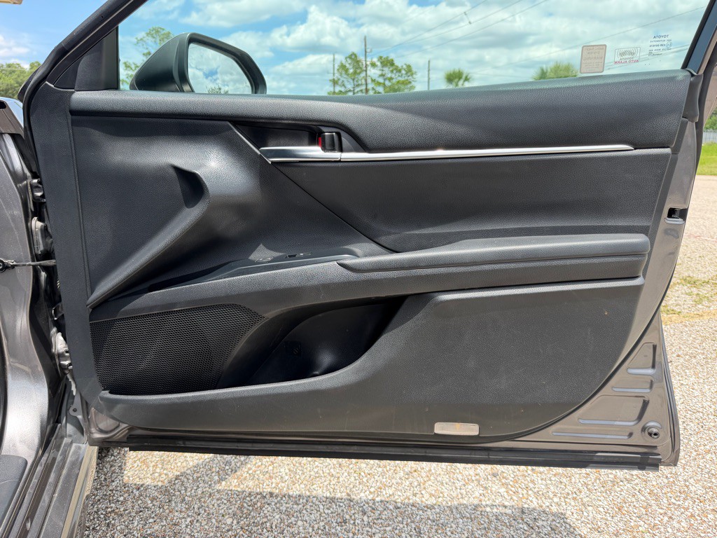 2018 Toyota Camry Image 21