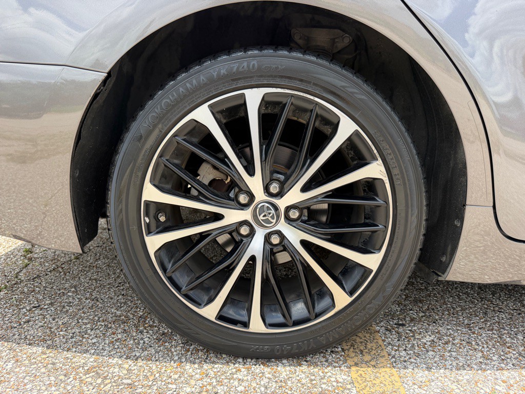 2018 Toyota Camry Image 24