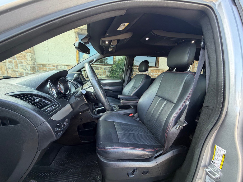 2015 Dodge Grand Caravan Image 9